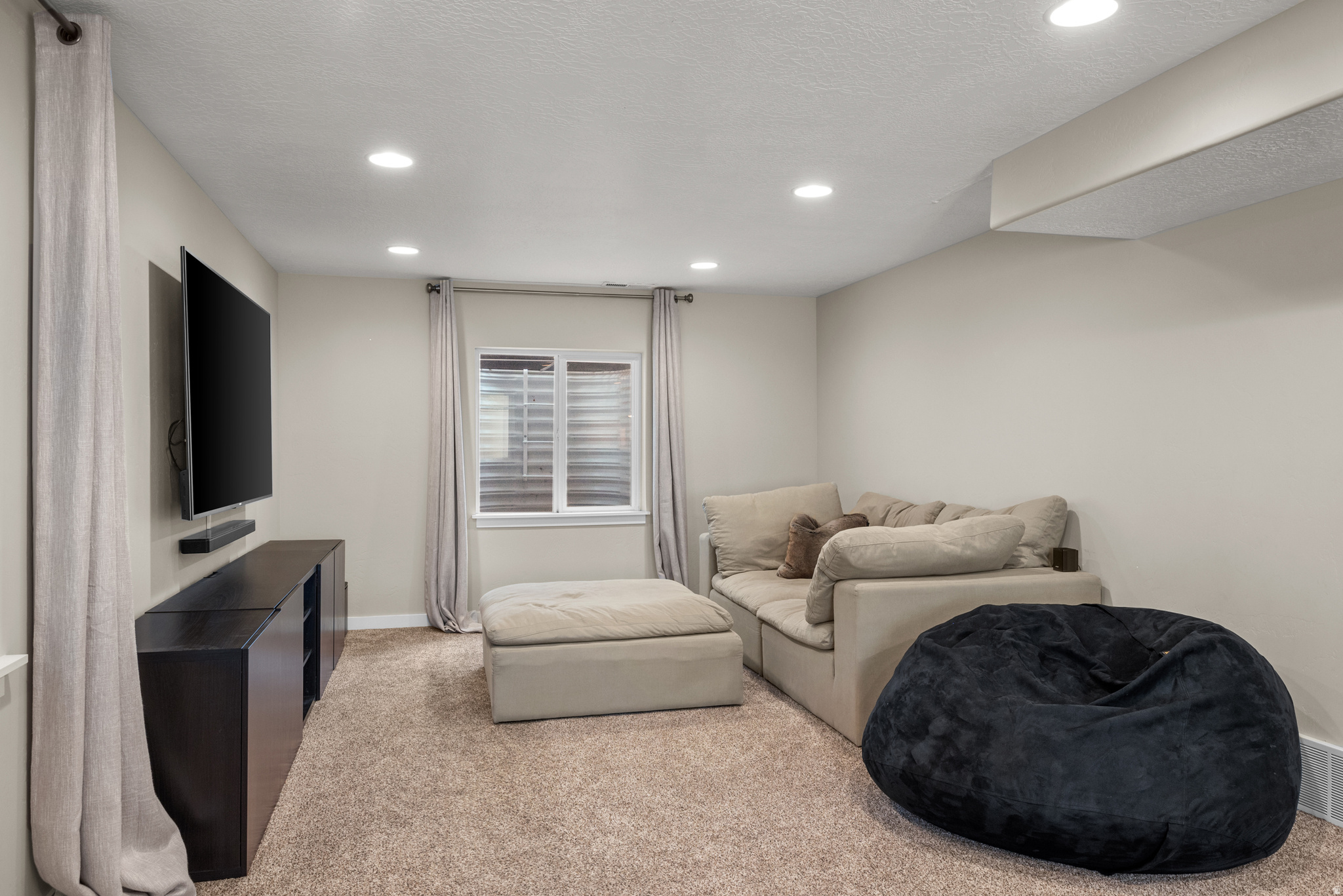 EAST RIVERWALK - Residential