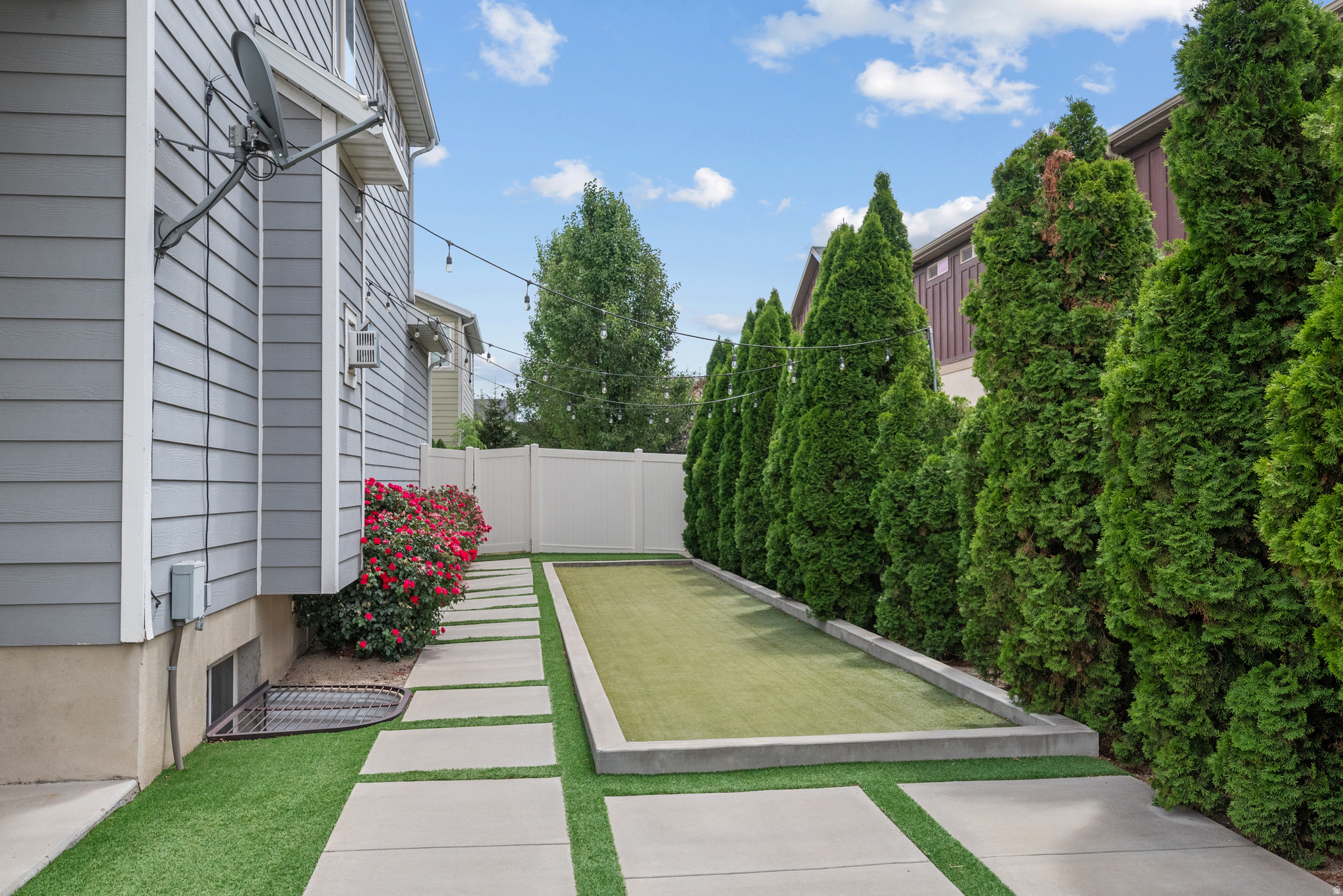EAST RIVERWALK - Residential