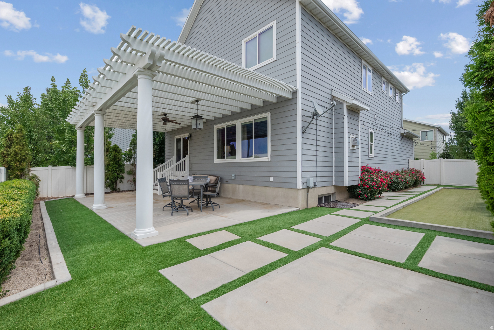 EAST RIVERWALK - Residential