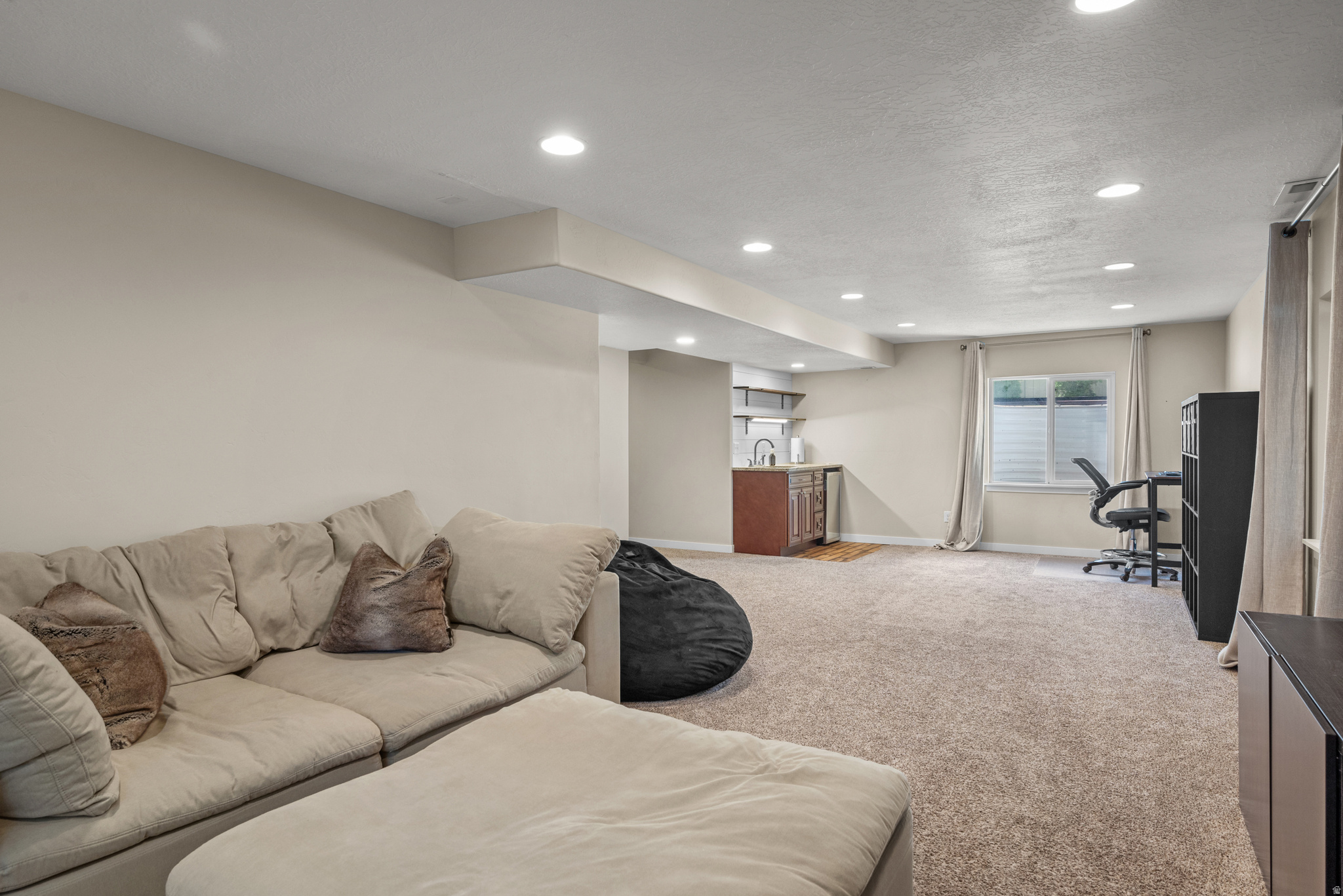 EAST RIVERWALK - Residential