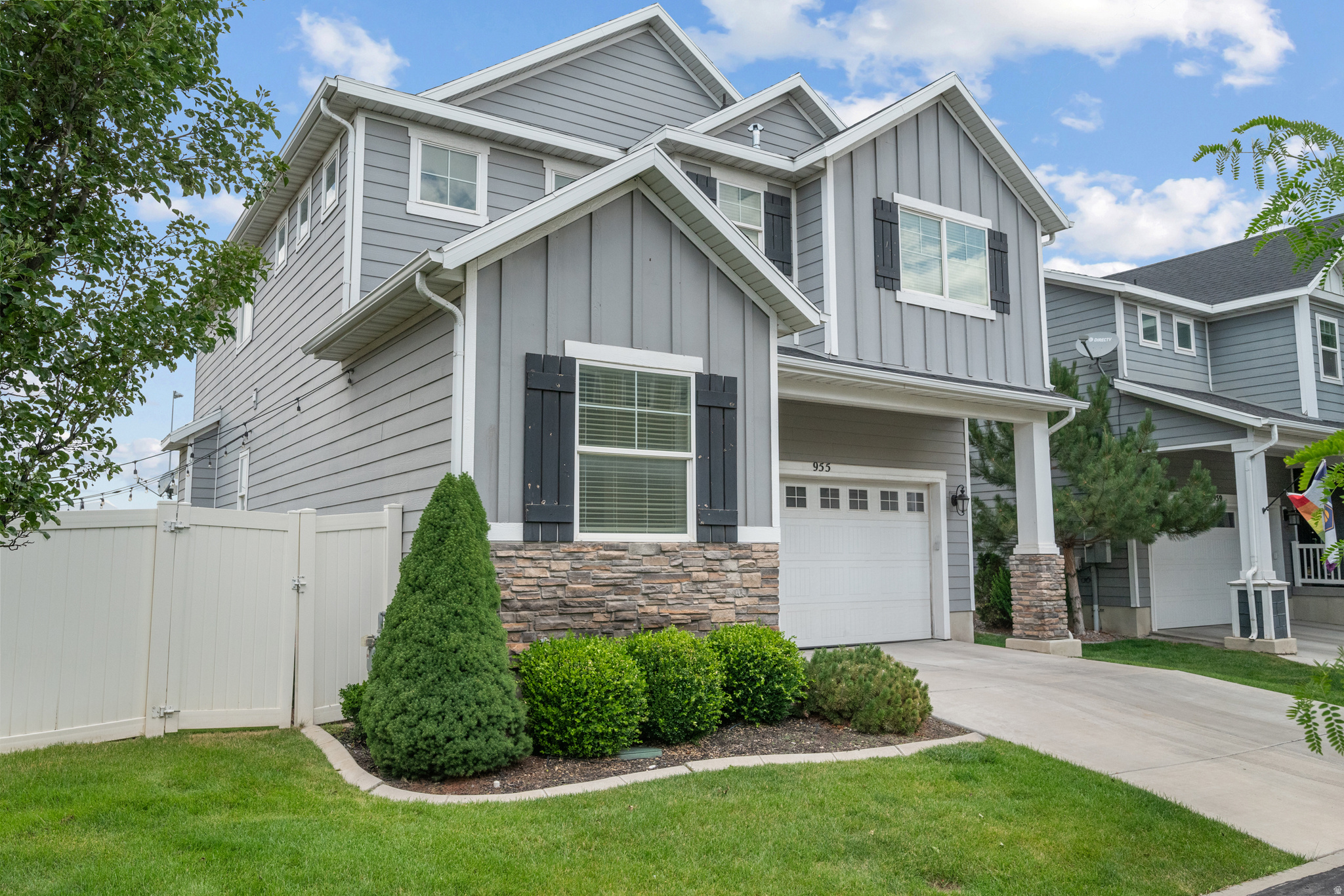 EAST RIVERWALK - Residential