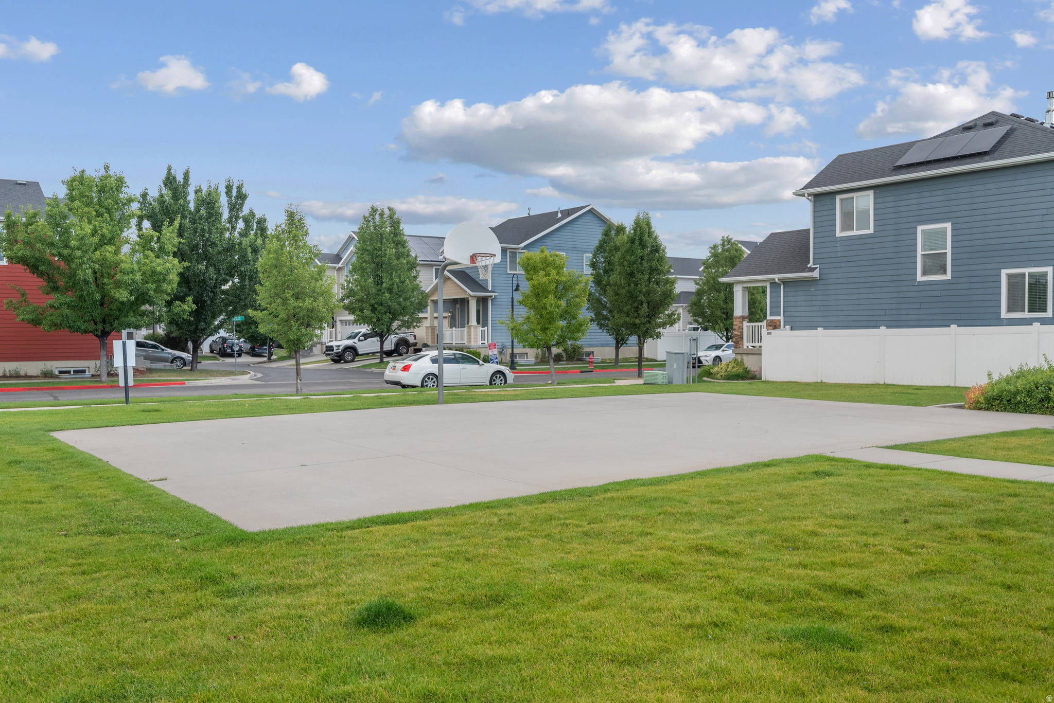 EAST RIVERWALK - Residential