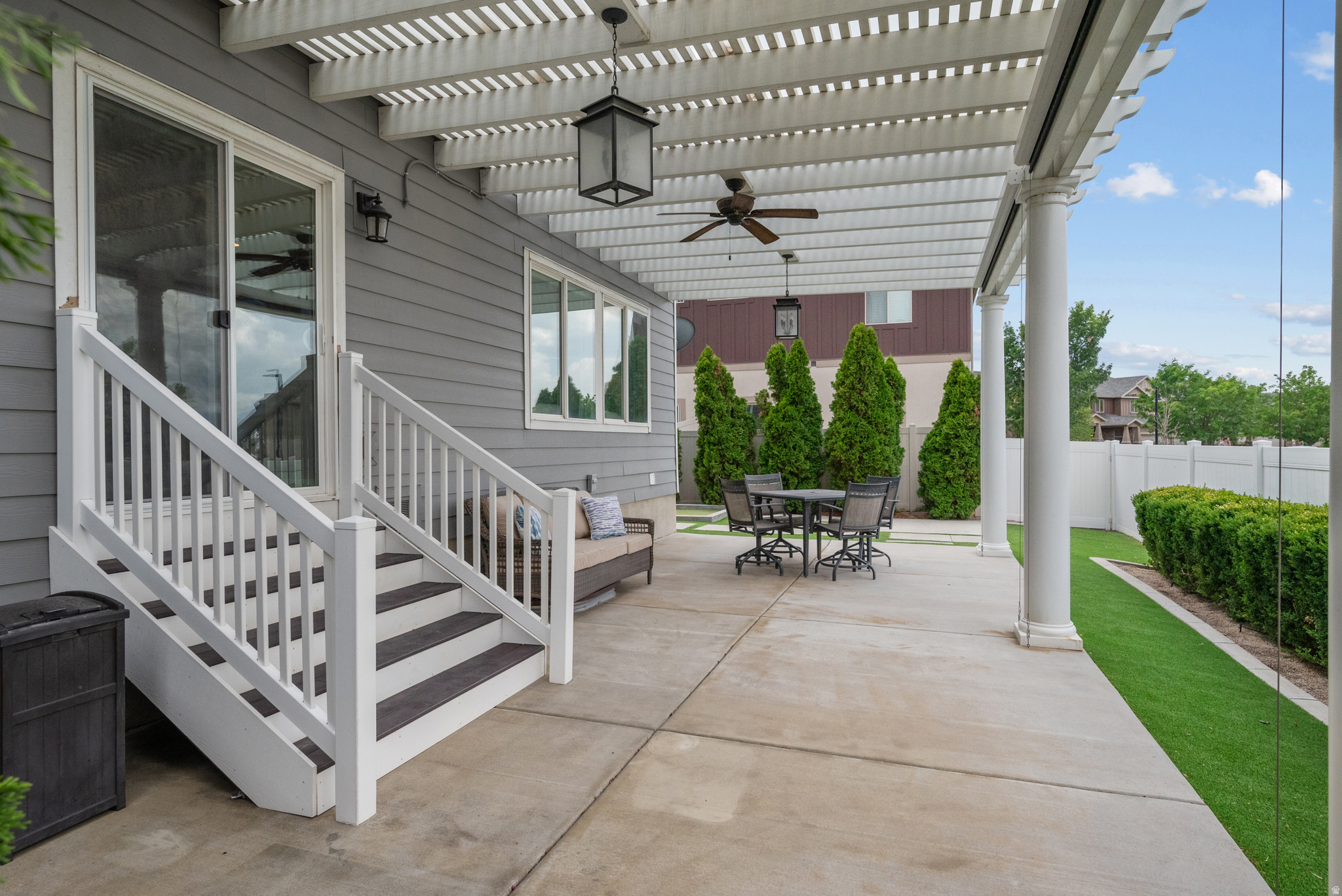 EAST RIVERWALK - Residential