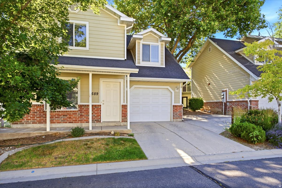 CANYON WOODS - Residential