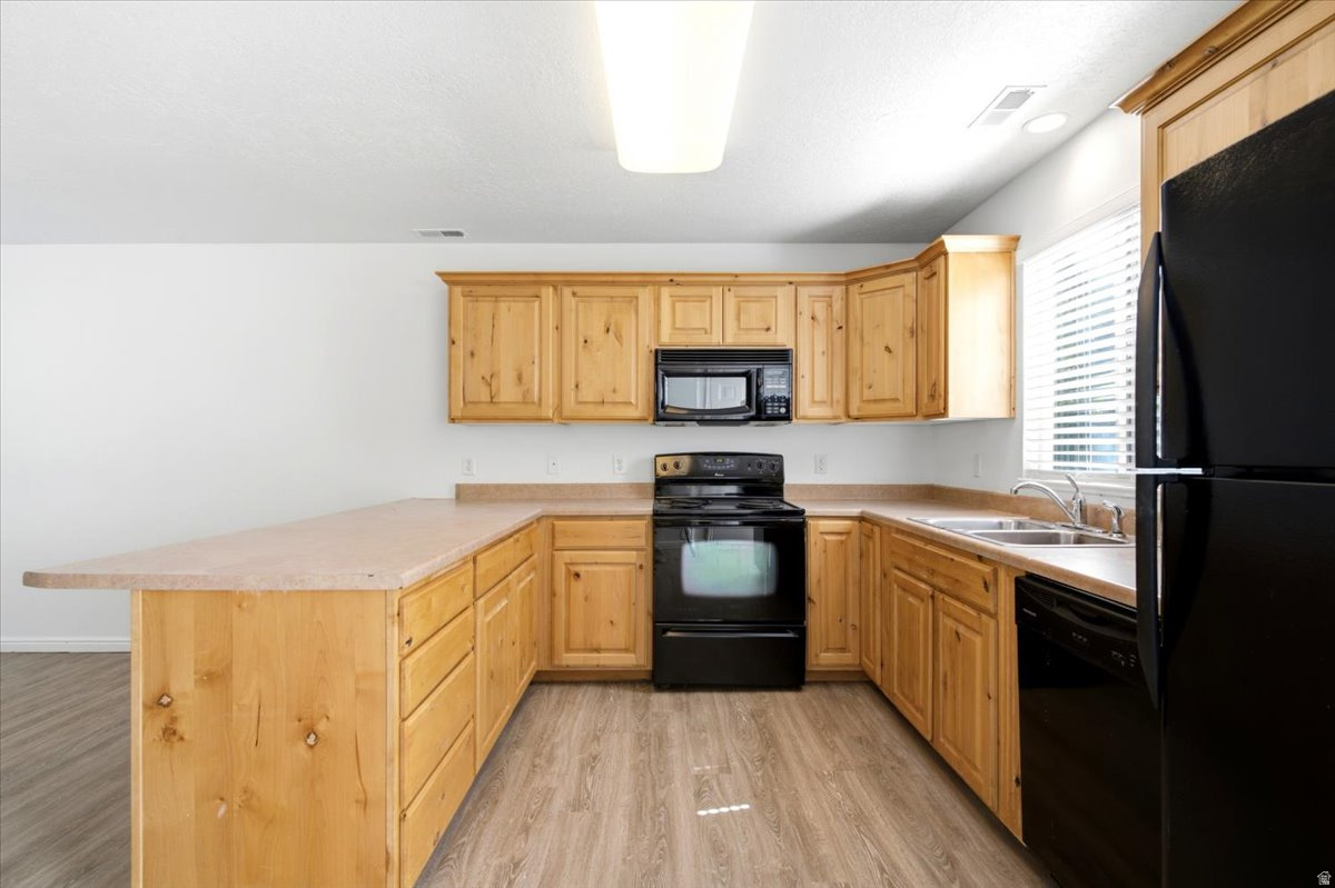 CANYON WOODS - Residential