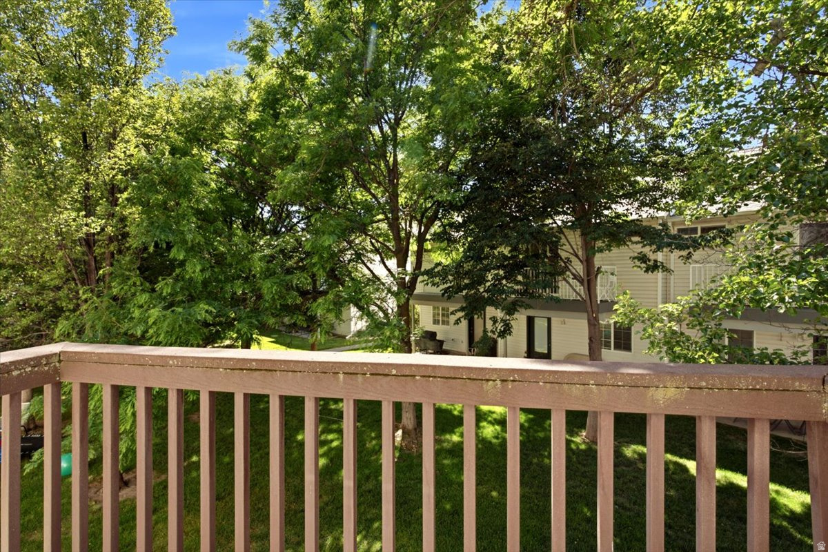 CANYON WOODS - Residential