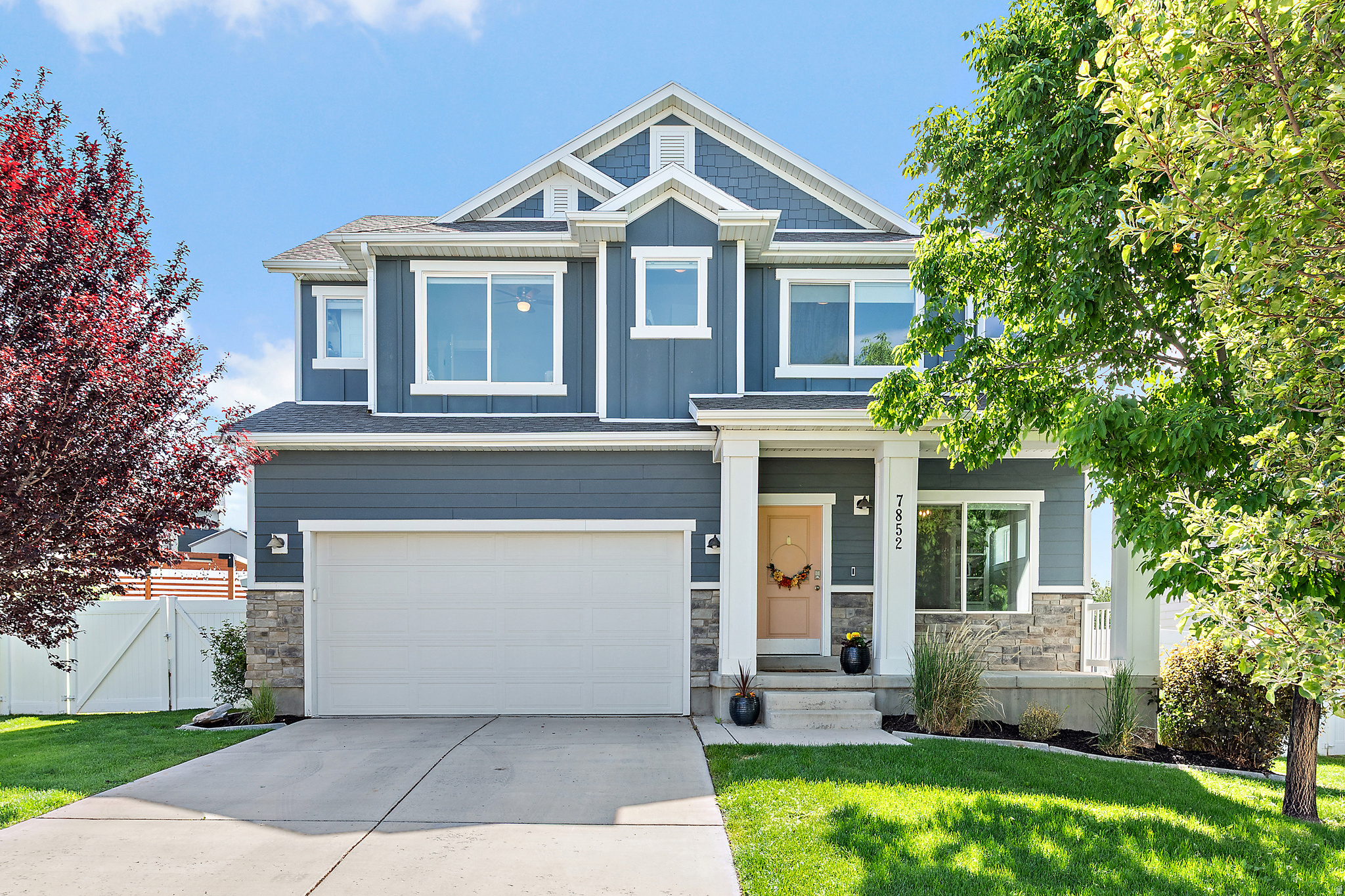 SILVER LAKE - Residential