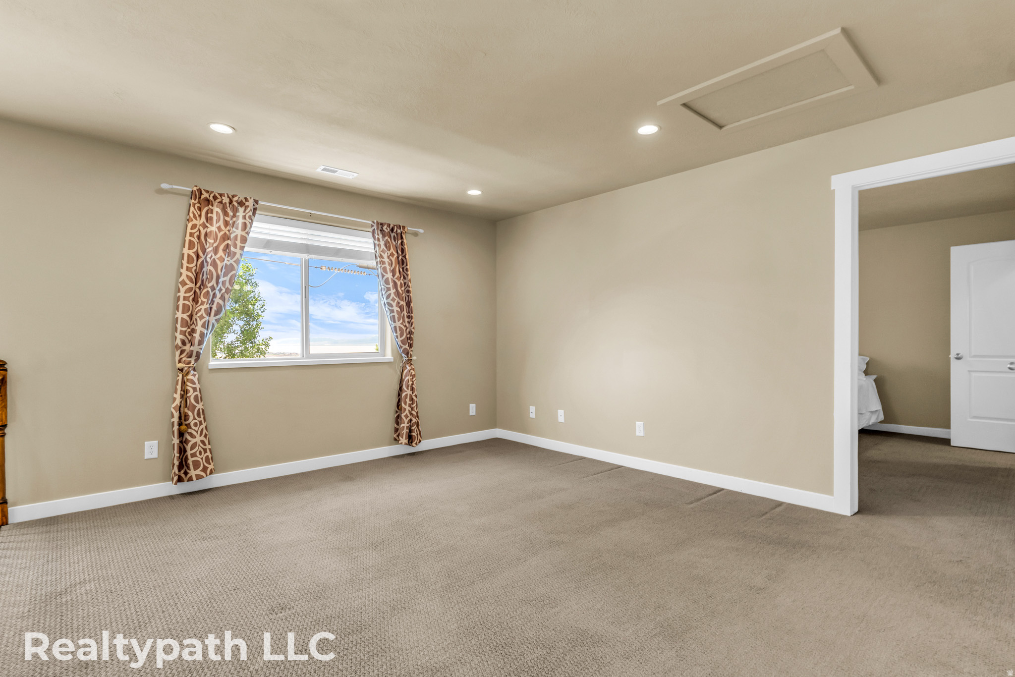 MAHOGANY RIDGE - Residential