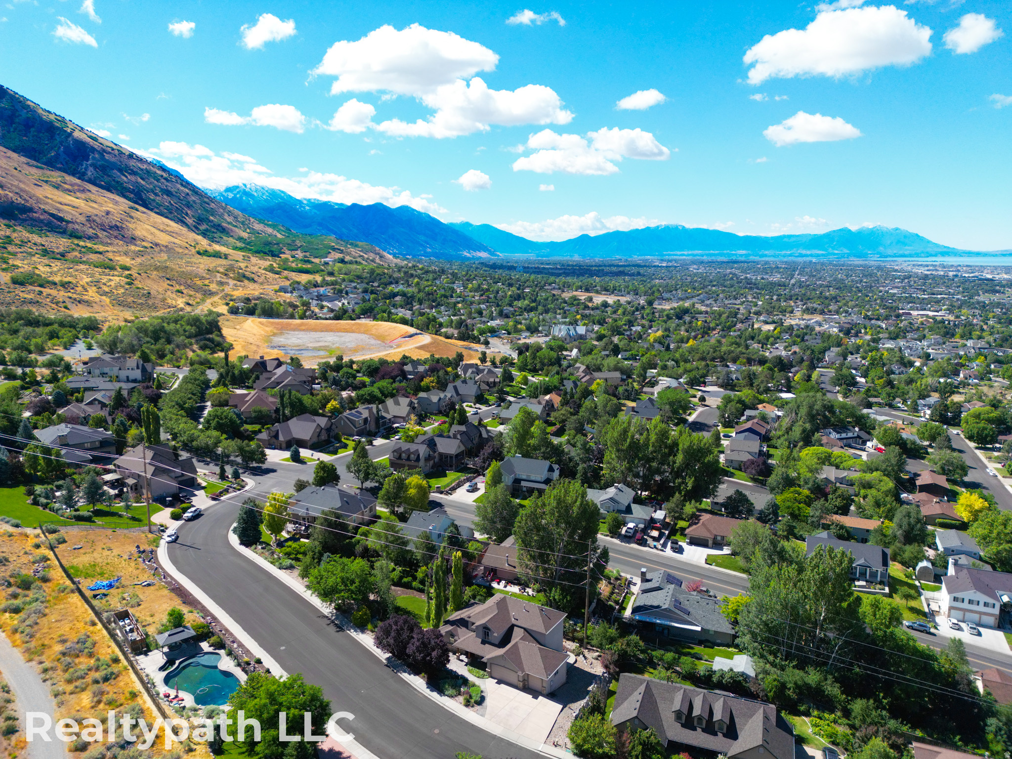 MAHOGANY RIDGE - Residential