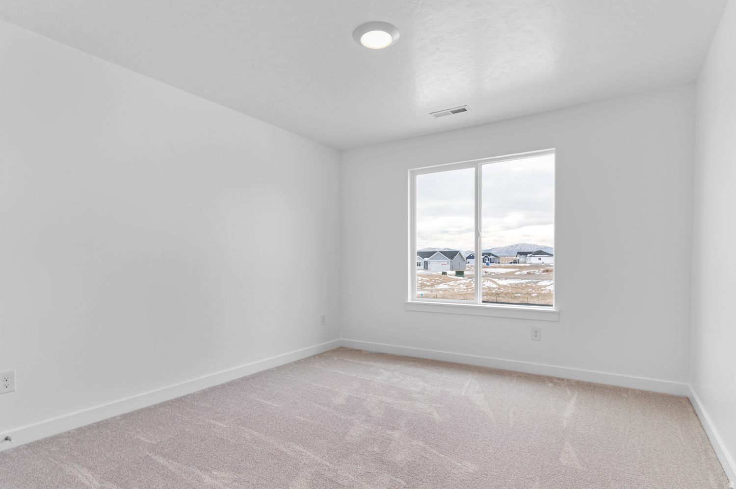 MOUNTAINSIDE ESTATES - Residential