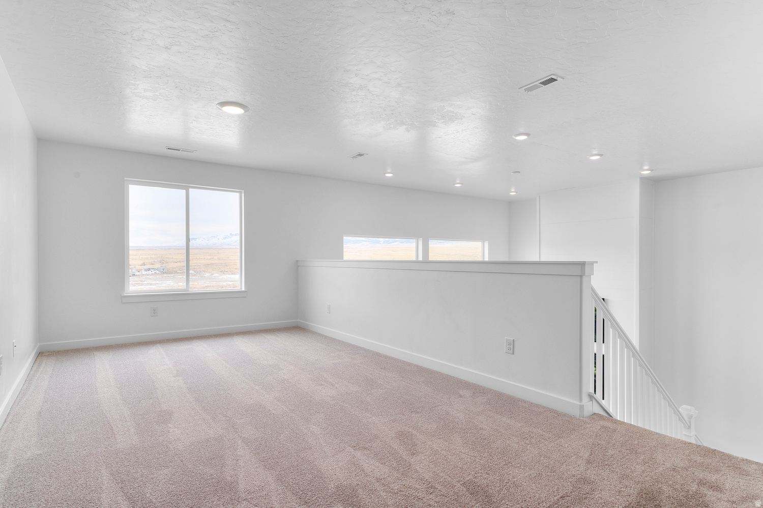 MOUNTAINSIDE ESTATES - Residential