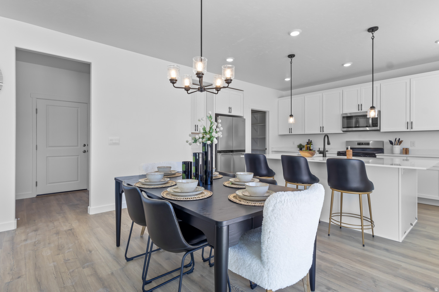 MOUNTAINSIDE ESTATES - Residential