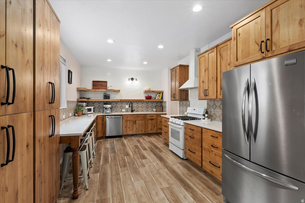 HI-COUNTRY ESTATES - Residential