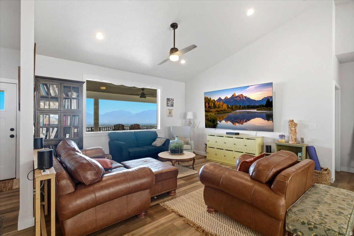 HI-COUNTRY ESTATES - Residential