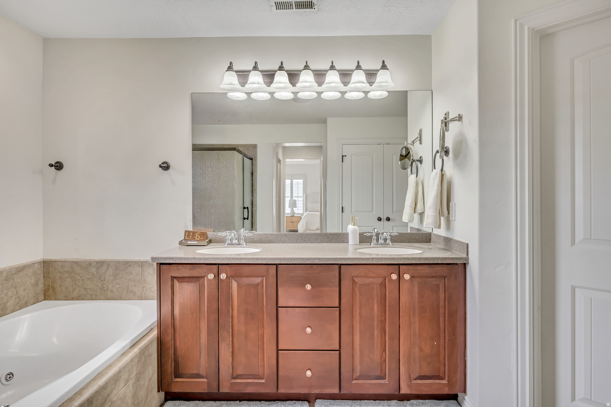 KENNECOTT - Residential