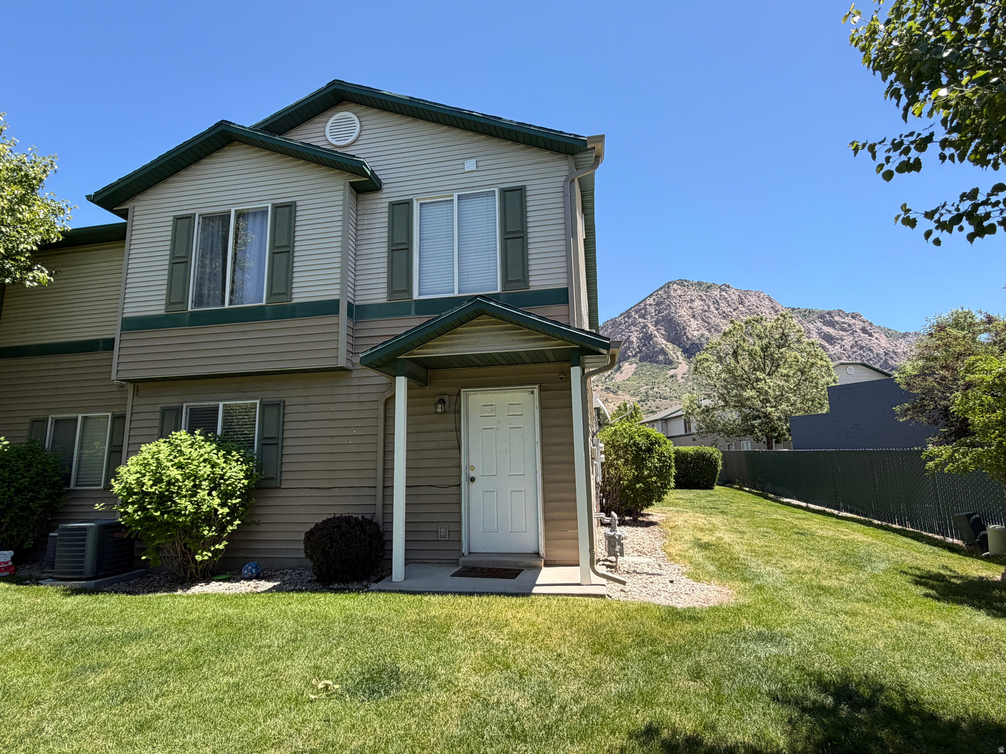 ASPEN VILLAGE TOWN - Residential