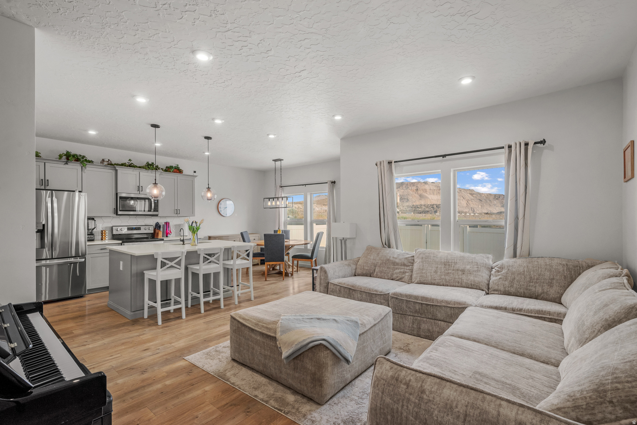 SCENIC MOUNTAIN - Residential