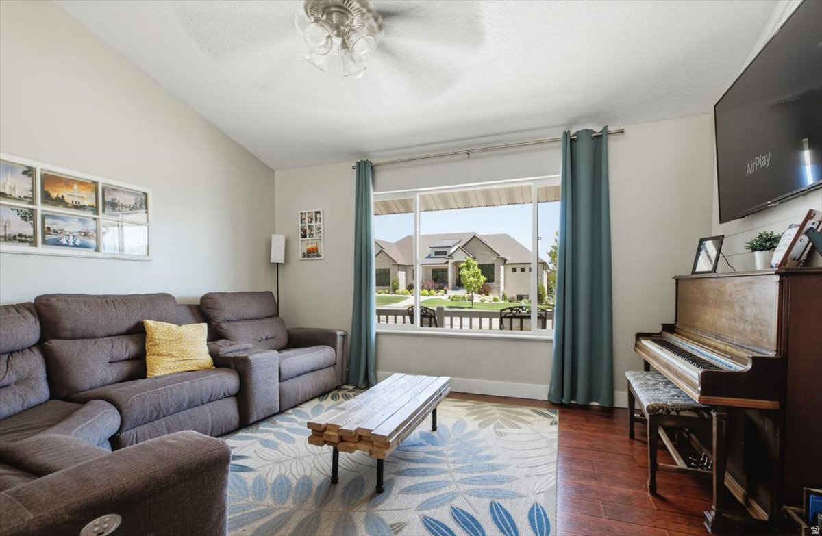 PHEASANT HOLLOW EST - Residential