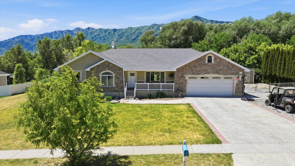 PHEASANT HOLLOW EST - Residential