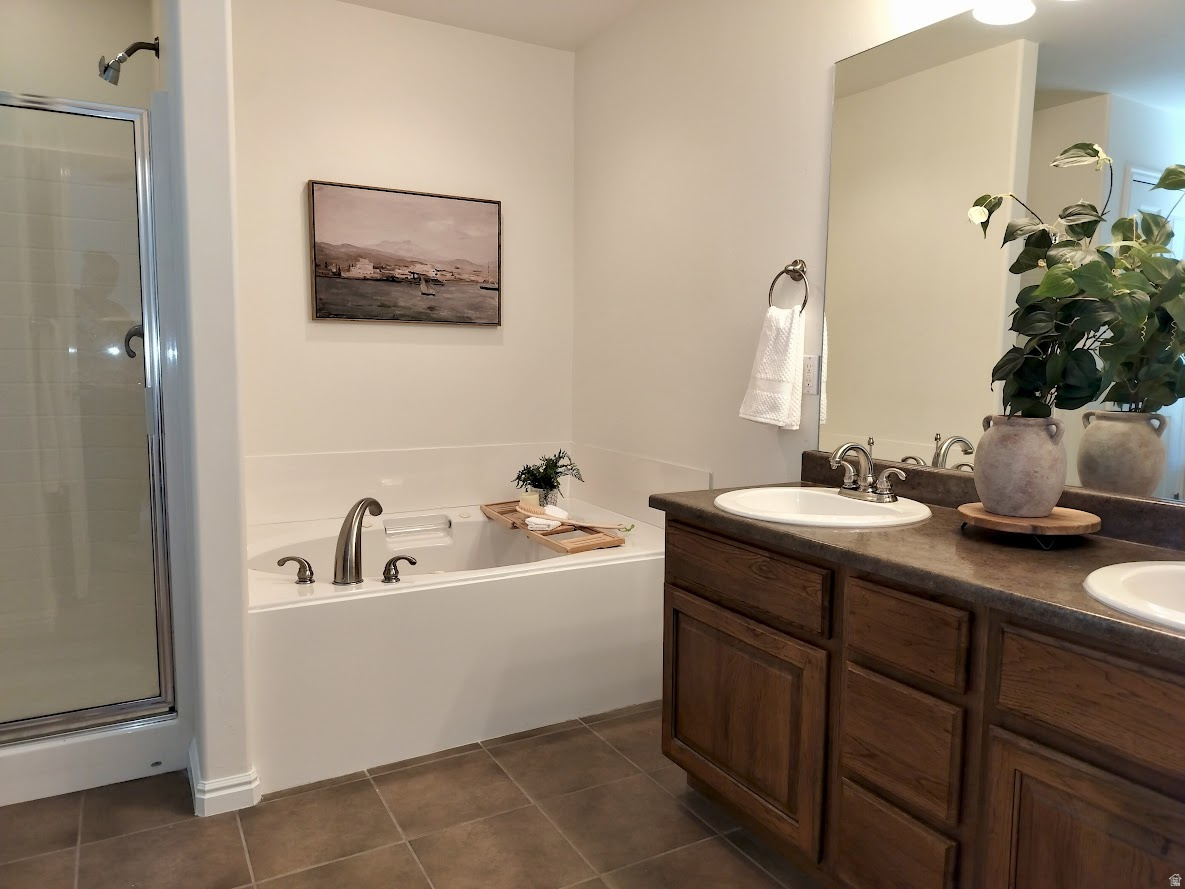 THE VILLAS AT MONARCH MEADOWS - Residential