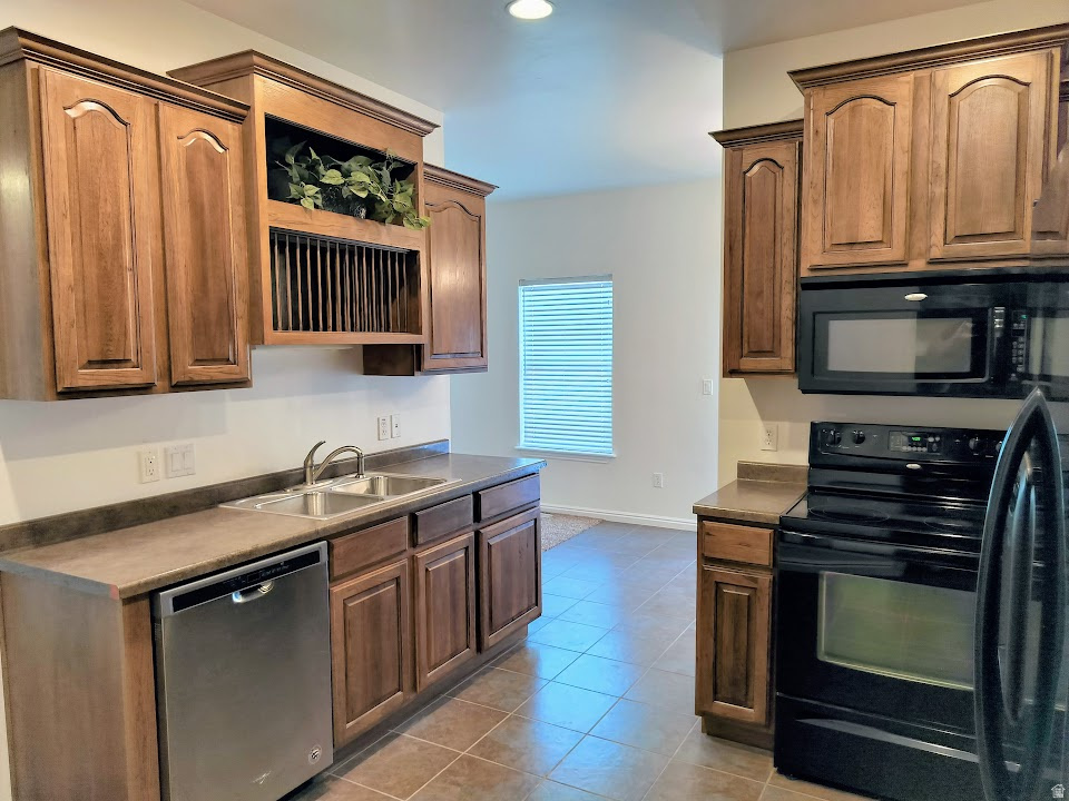 MONARCH MEADOWS - Residential