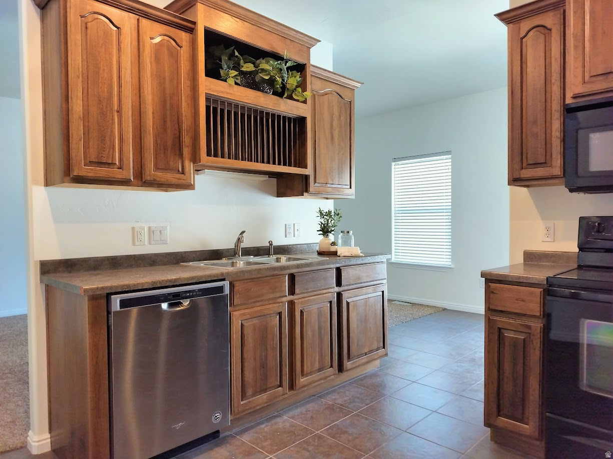 THE VILLAS AT MONARCH MEADOWS - Residential