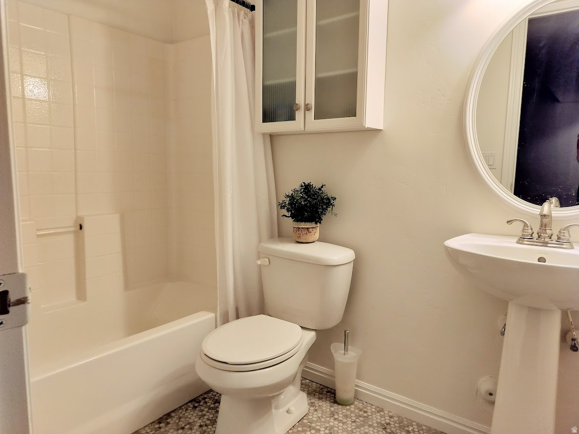 THE VILLAS AT MONARCH MEADOWS - Residential