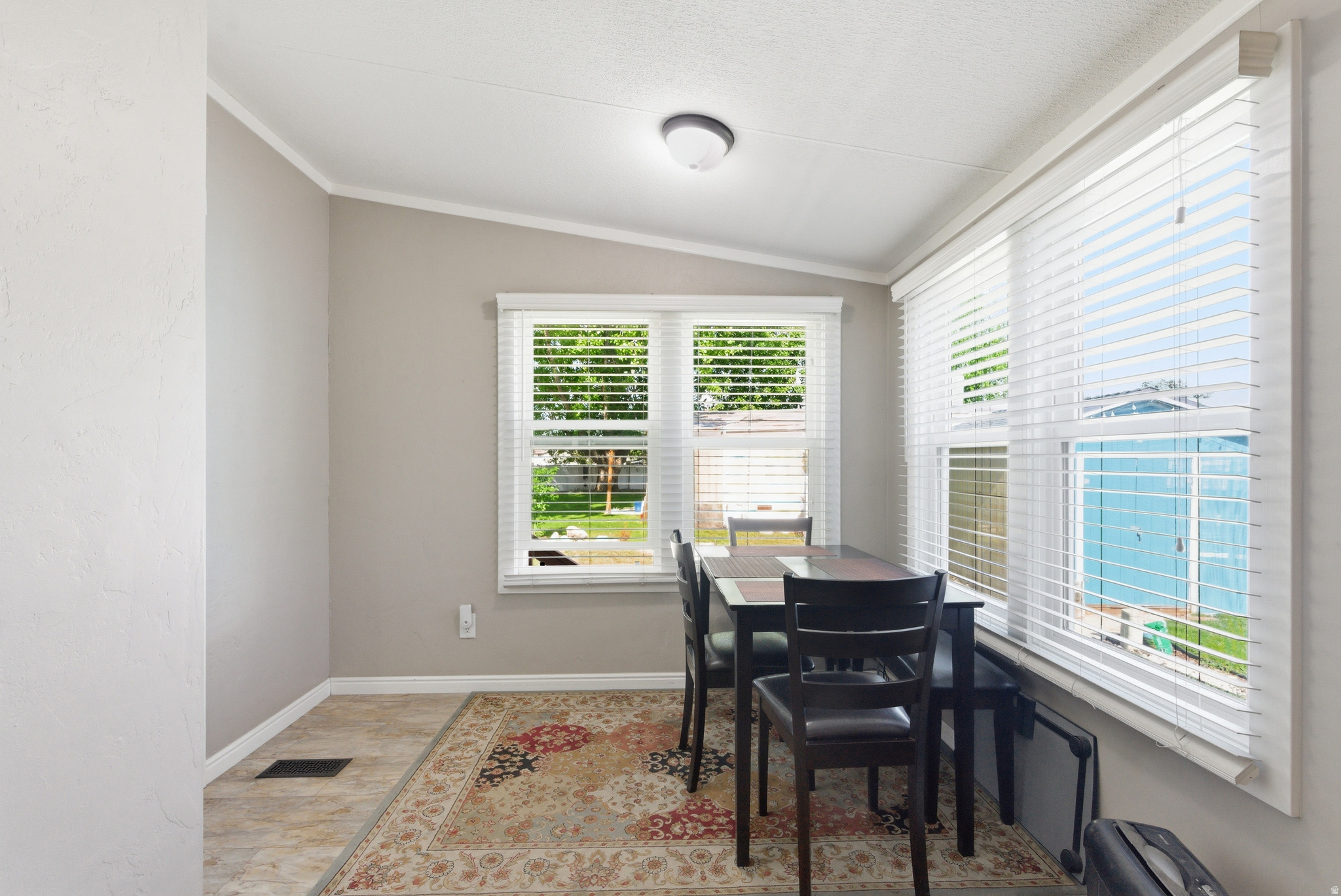 MOUNTAIN VIEW MHC - Residential