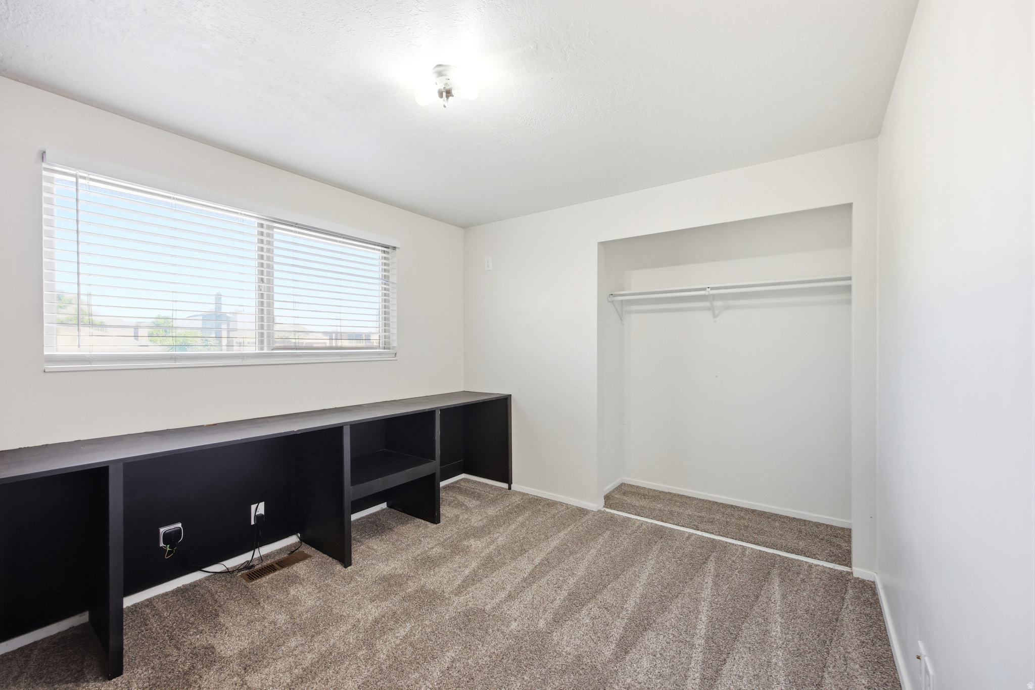 VALLEY SIDE SUBDIVIS - Residential