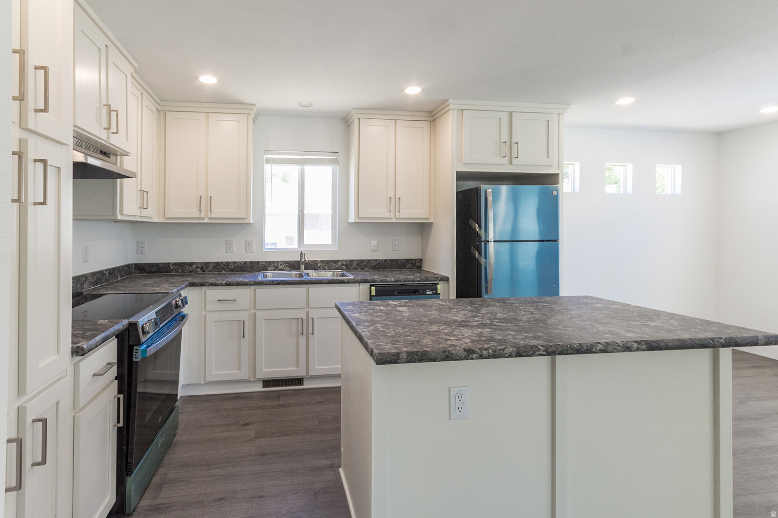 EAST MEADOWS MOBILE HOME PARK - Residential