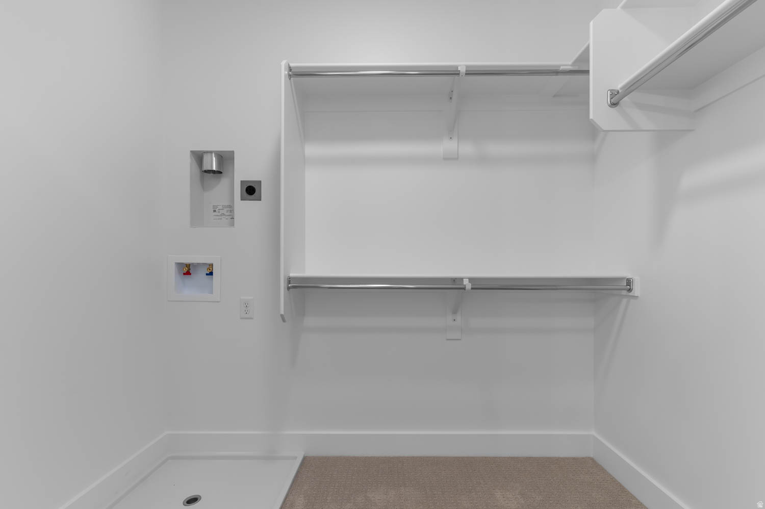 BROADVIEW SHORES COTTAGES 740 - Residential