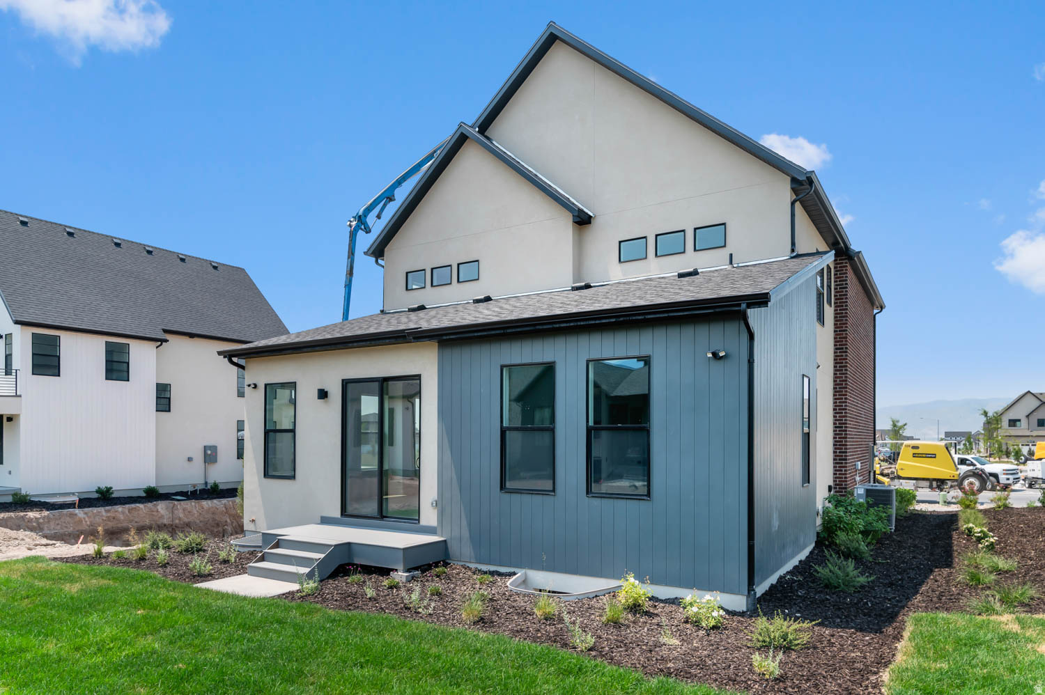 BROADVIEW SHORES COTTAGES 740 - Residential