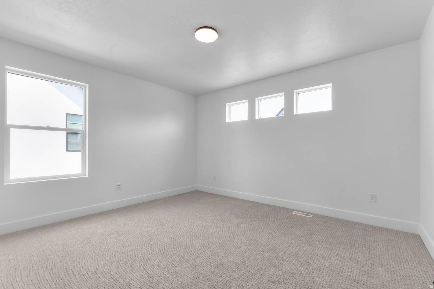 BROADVIEW SHORES COTTAGES 740 - Residential