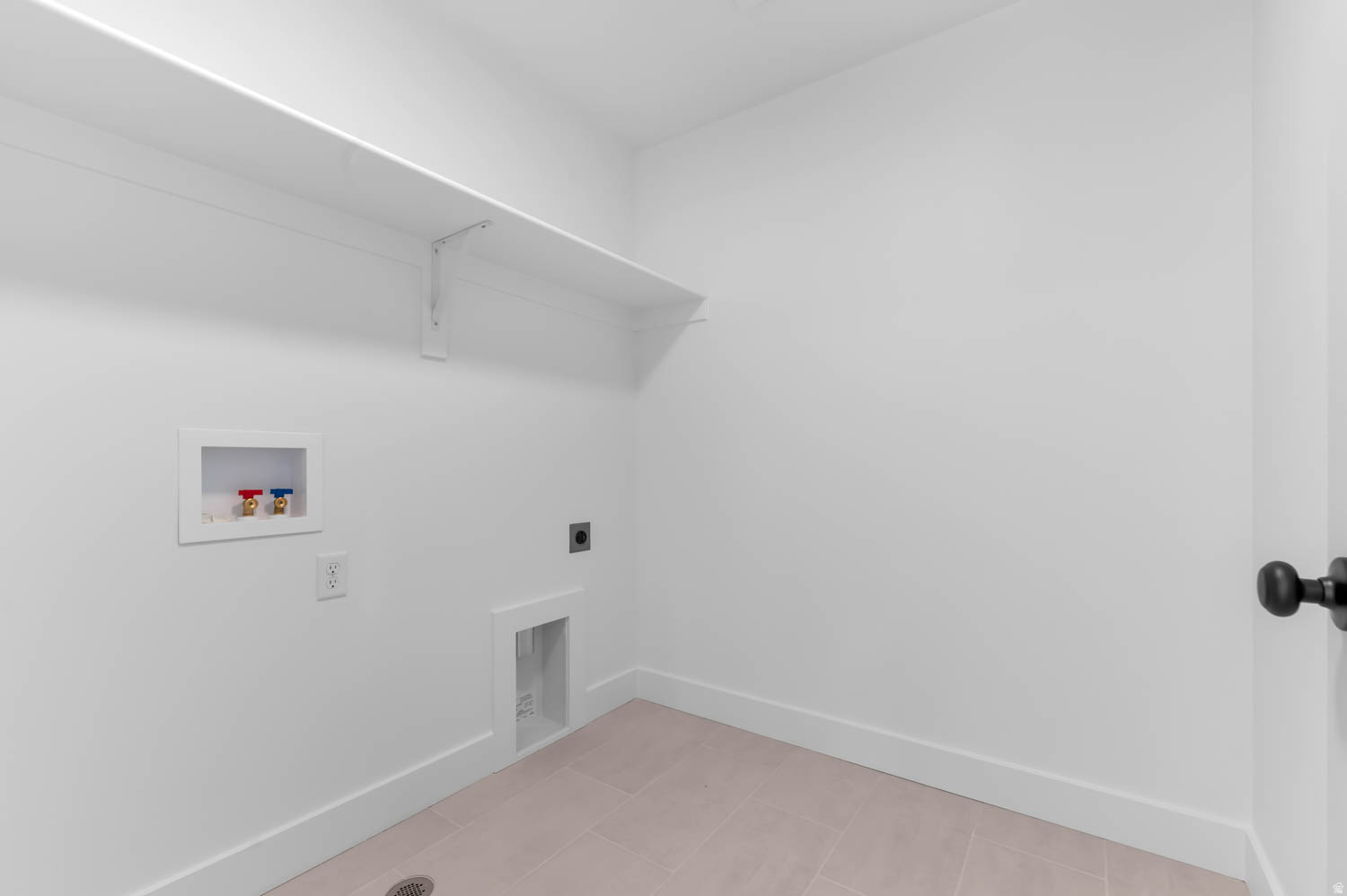 BROADVIEW SHORES COTTAGES 740 - Residential