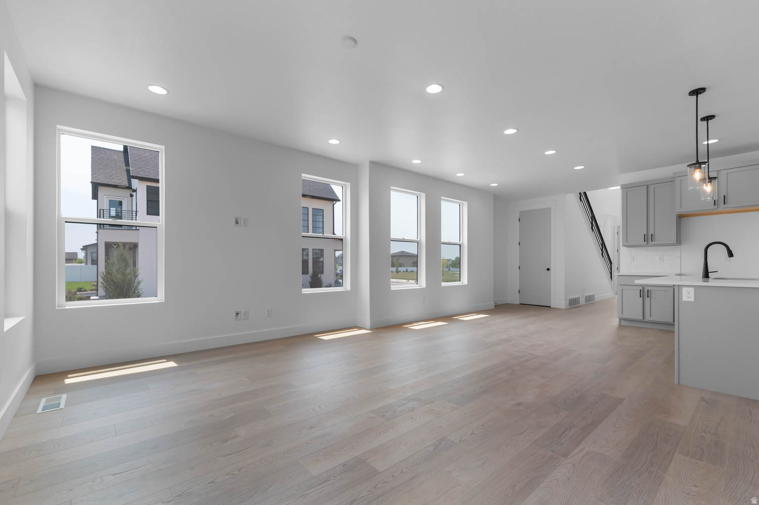 BROADVIEW SHORES COTTAGES 740 - Residential