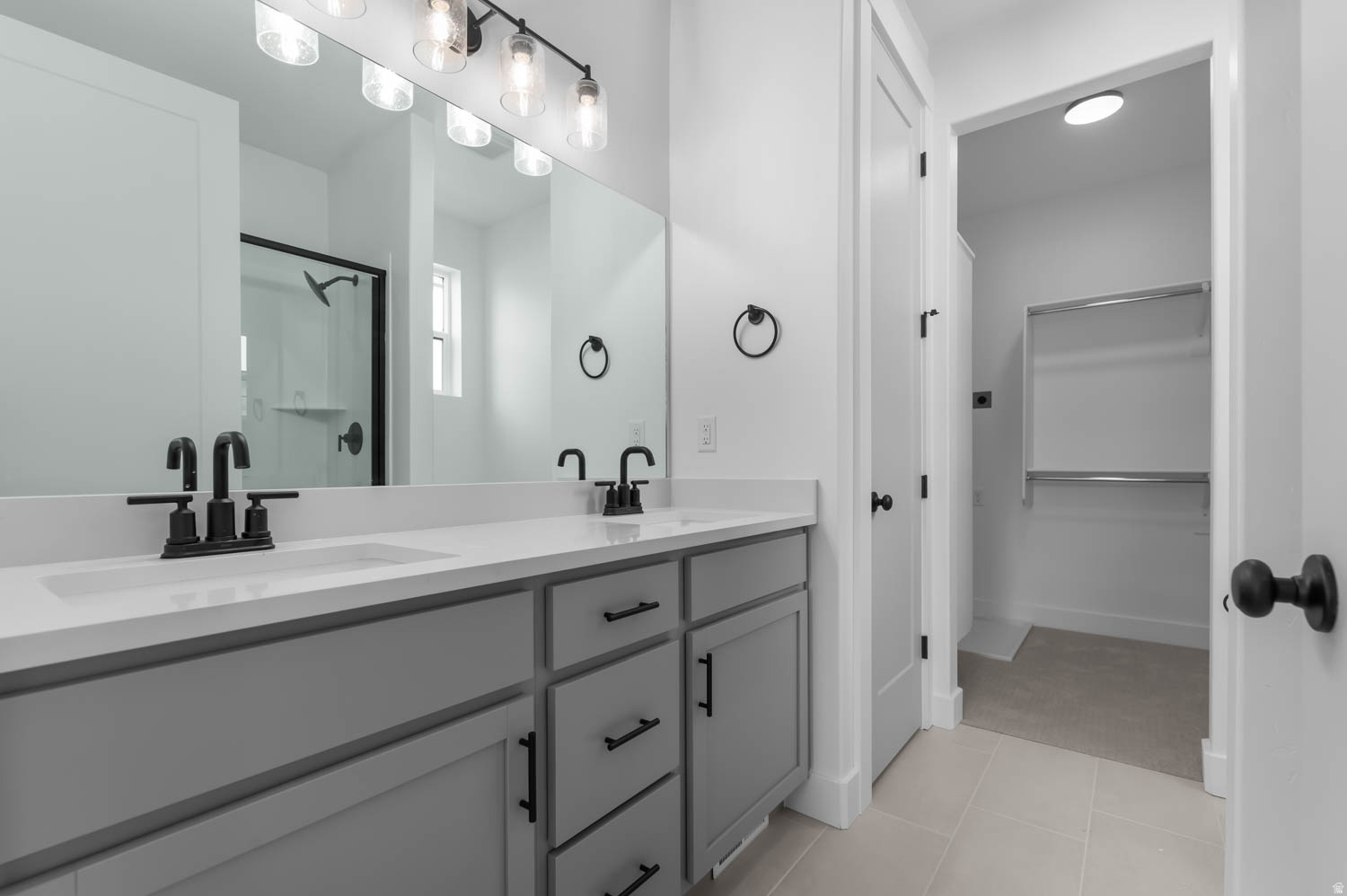 BROADVIEW SHORES COTTAGES 740 - Residential