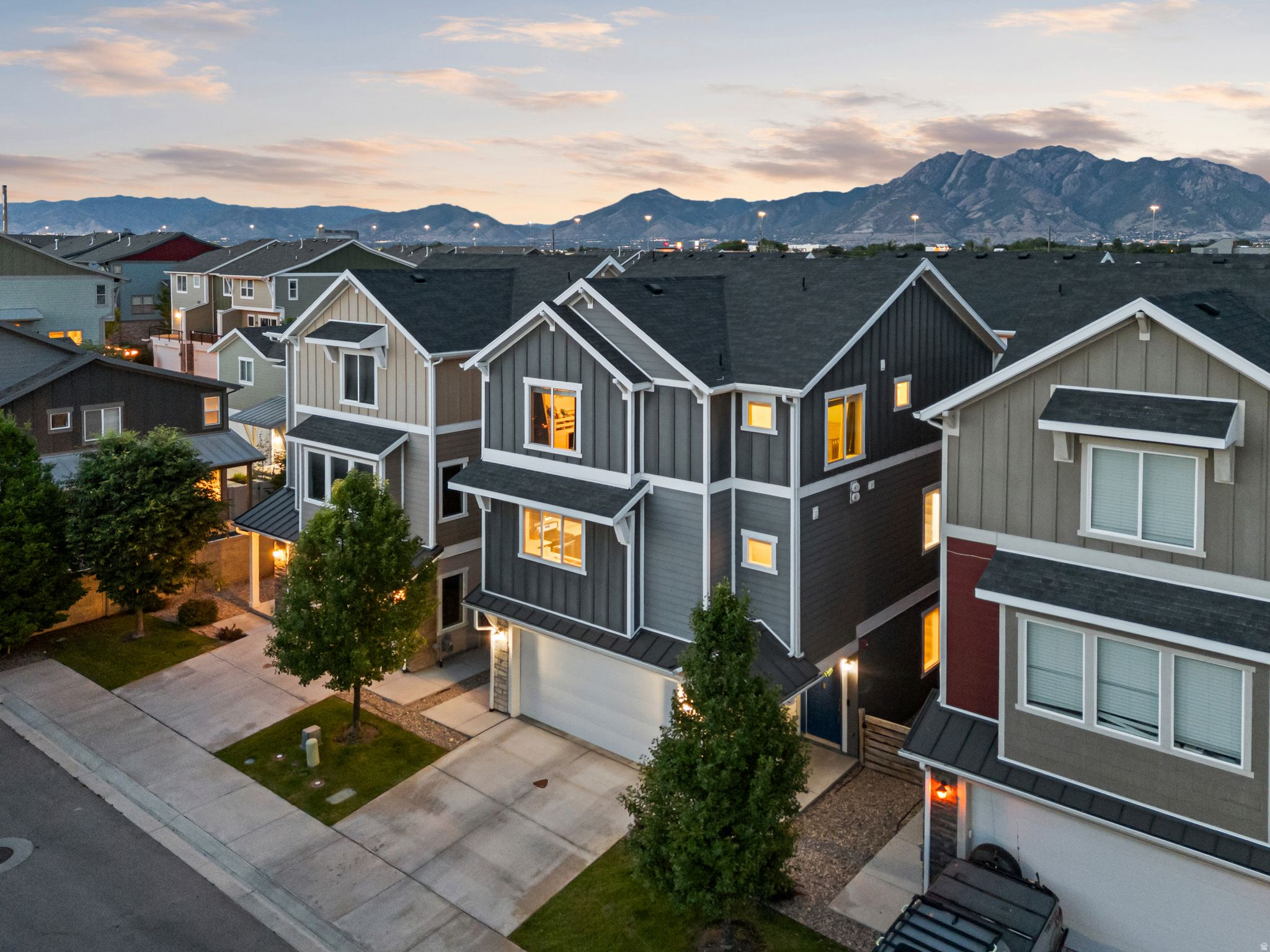 FOUNDERS POINT - Residential