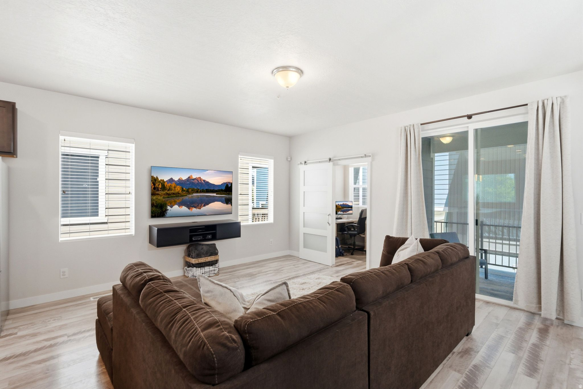 FOUNDERS POINT - Residential