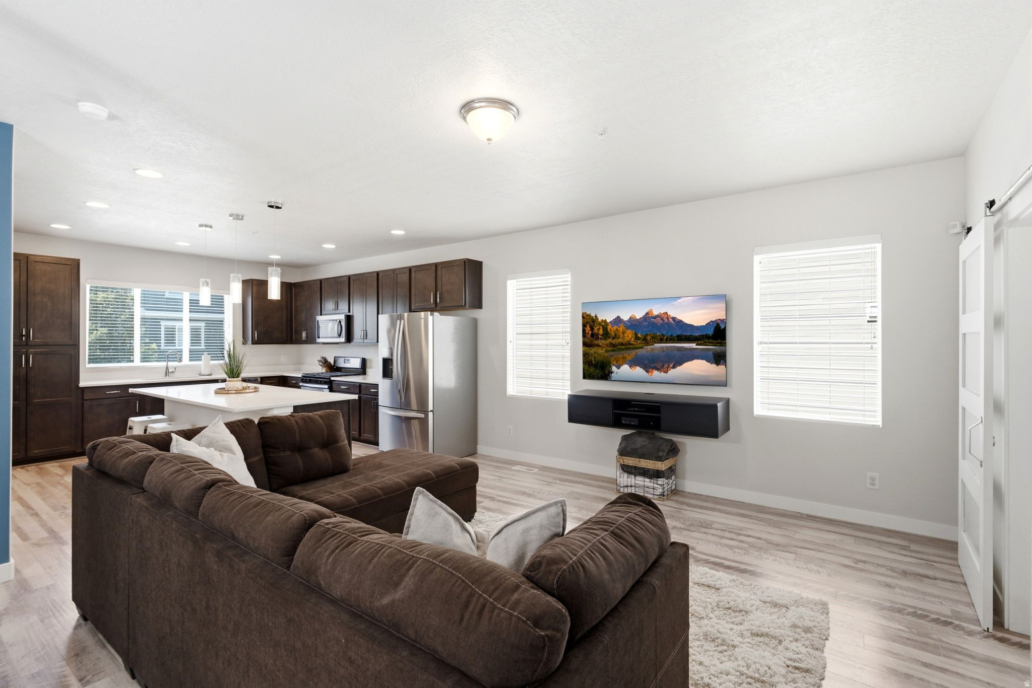 FOUNDERS POINT - Residential
