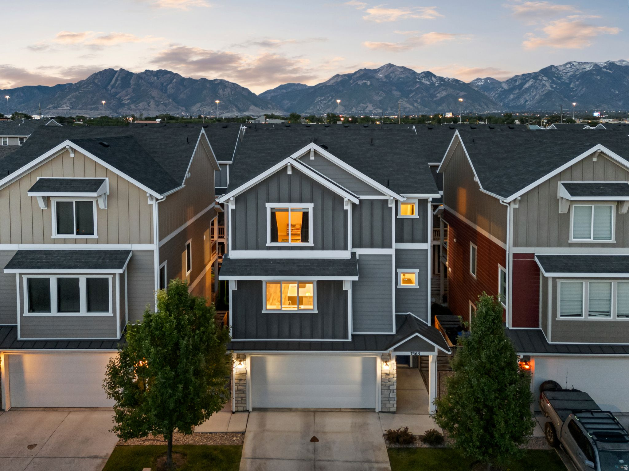 FOUNDERS POINT - Residential