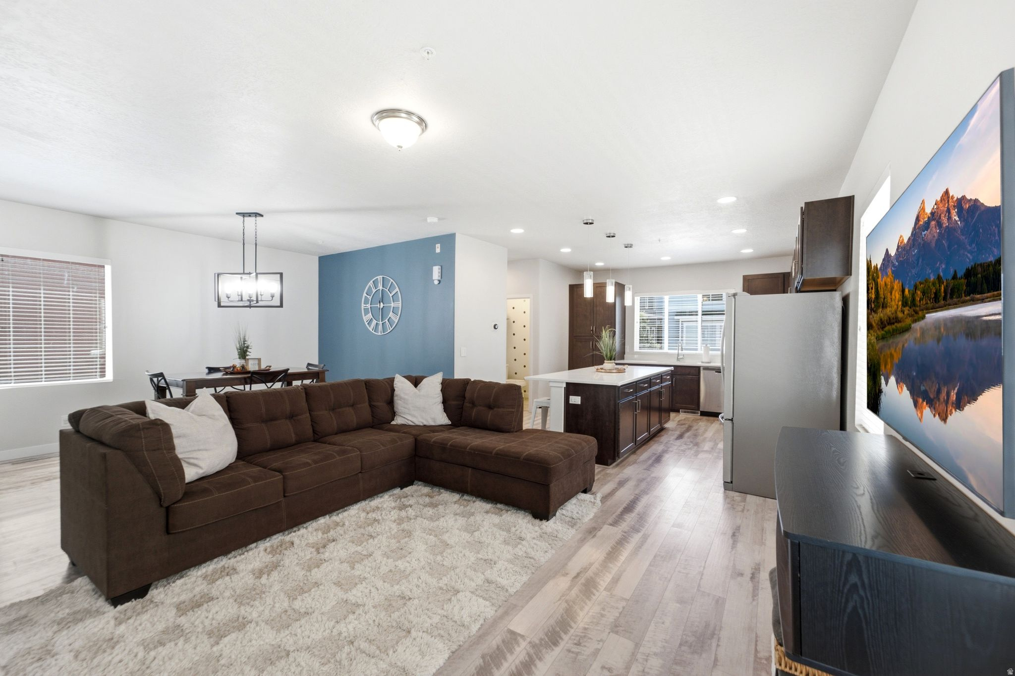 FOUNDERS POINT - Residential