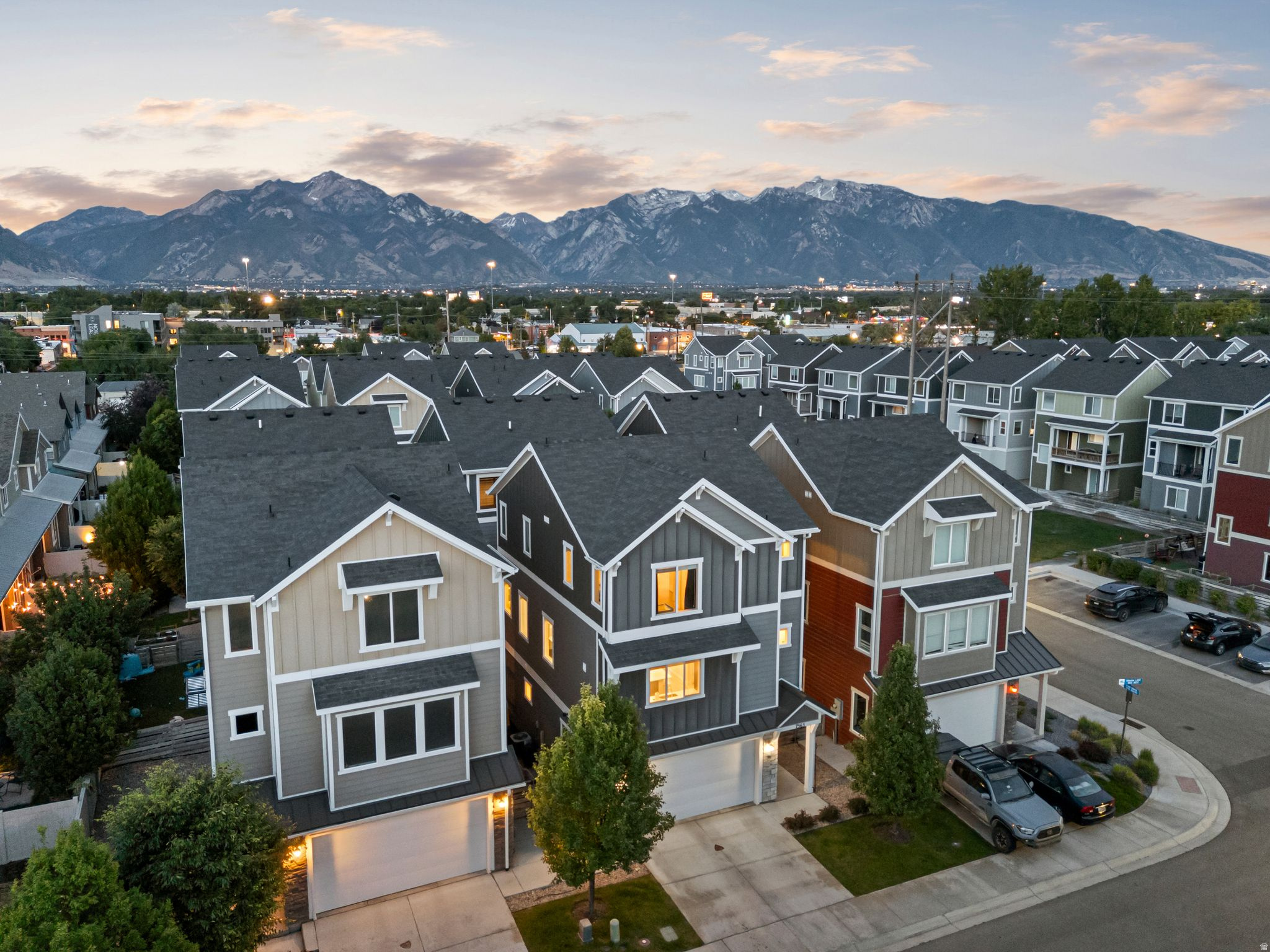 FOUNDERS POINT - Residential