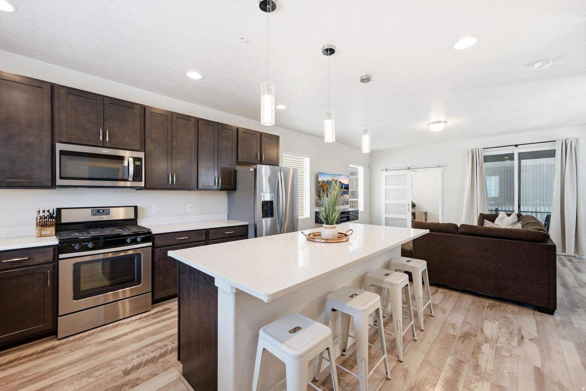 FOUNDERS POINT - Residential