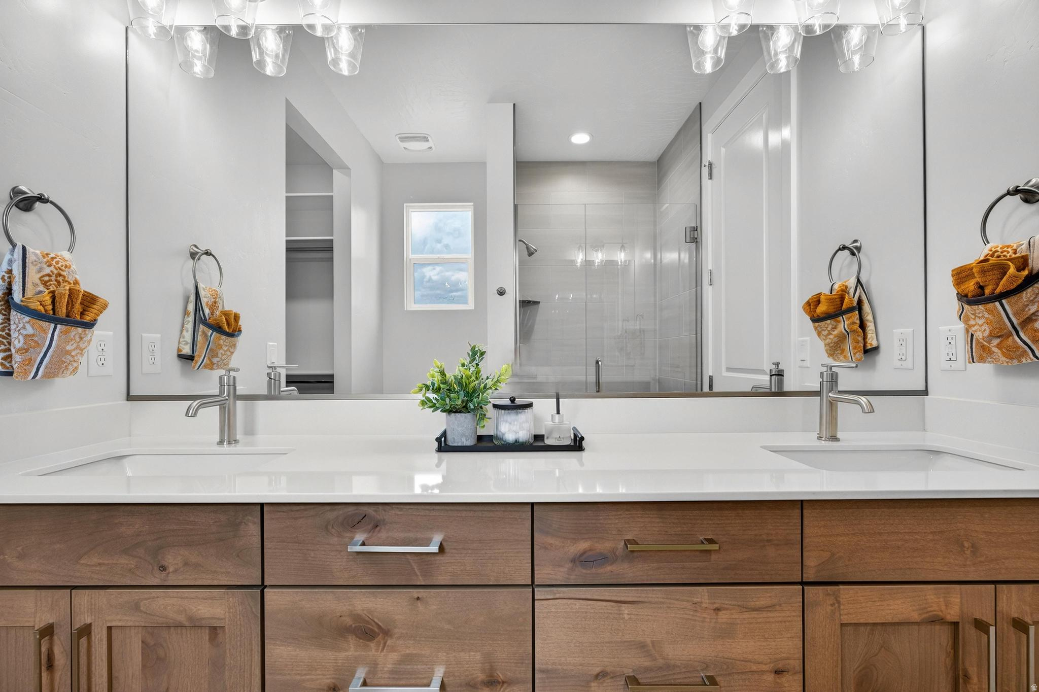 SCENIC POINTE 2 - Residential