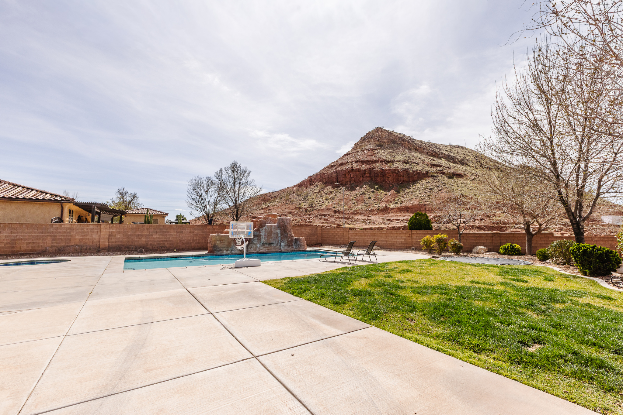 DESERT FIELDS - Residential