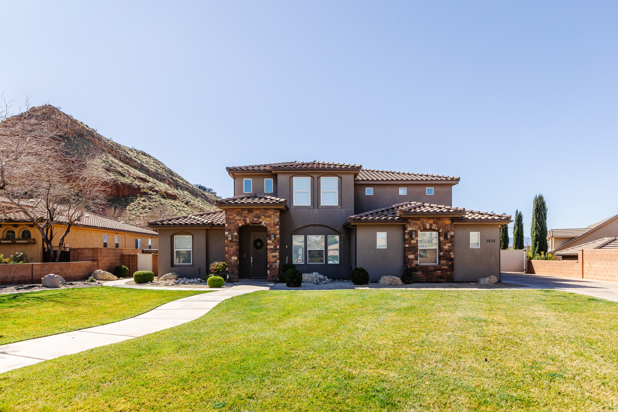 DESERT FIELDS - Residential