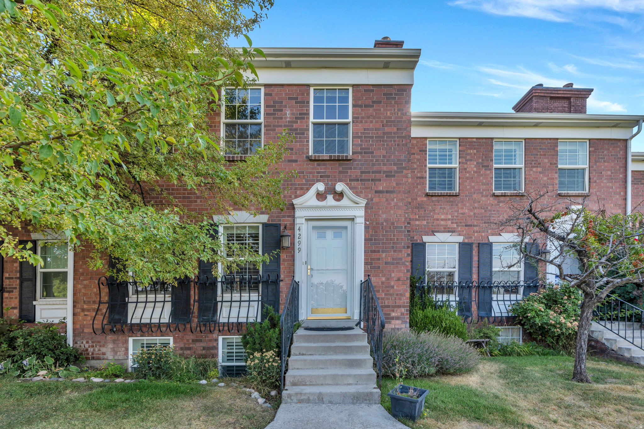 Located just minutes from BYU, Provo Canyon, and Sundance, this beautifully remodeled townhome is up for sale. It features an upgraded kitchen with custom cabinets, quartz countertops, and stainless steel appliances. Brand new flooring and paint throughout. Upstairs features a large master suite with a fireplace and 2 additional bedrooms. The finished basement has a large family room and two more bedrooms. Ivy Lane has beautiful grounds and ample parking. Easy to show.