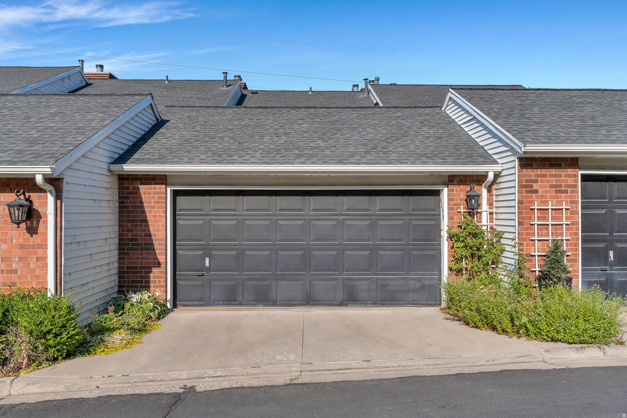 IVY AT THE RIDGE - Residential