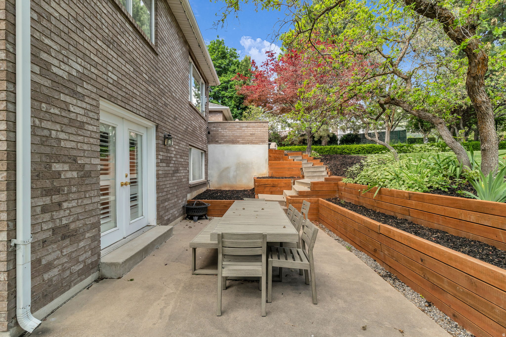 THORN-FIELD - Residential