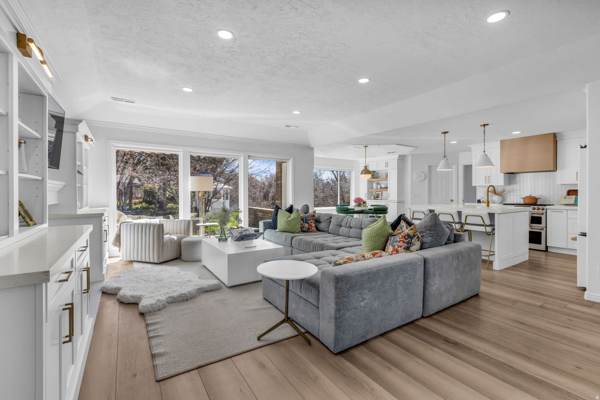 THORN-FIELD - Residential